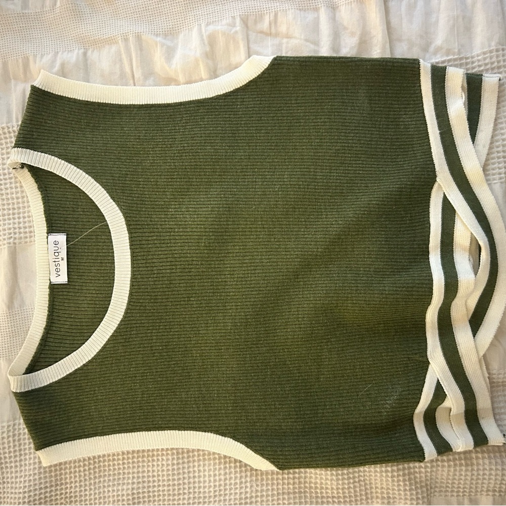 Vestique Olive Knit Top with White Trim